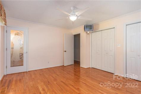 37 Acorn Road Asheville NC 28804