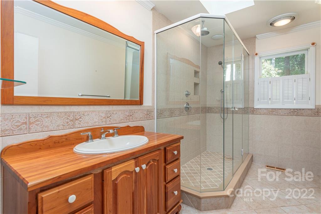 37 Acorn Road Asheville NC 28804
