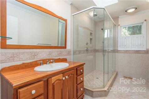 37 Acorn Road Asheville NC 28804