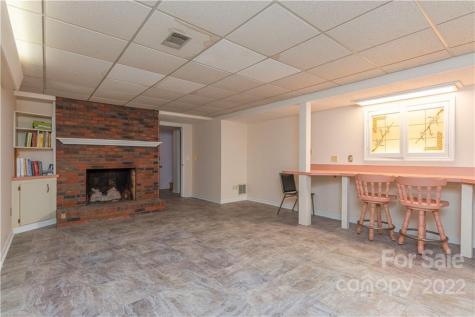 37 Acorn Road Asheville NC 28804