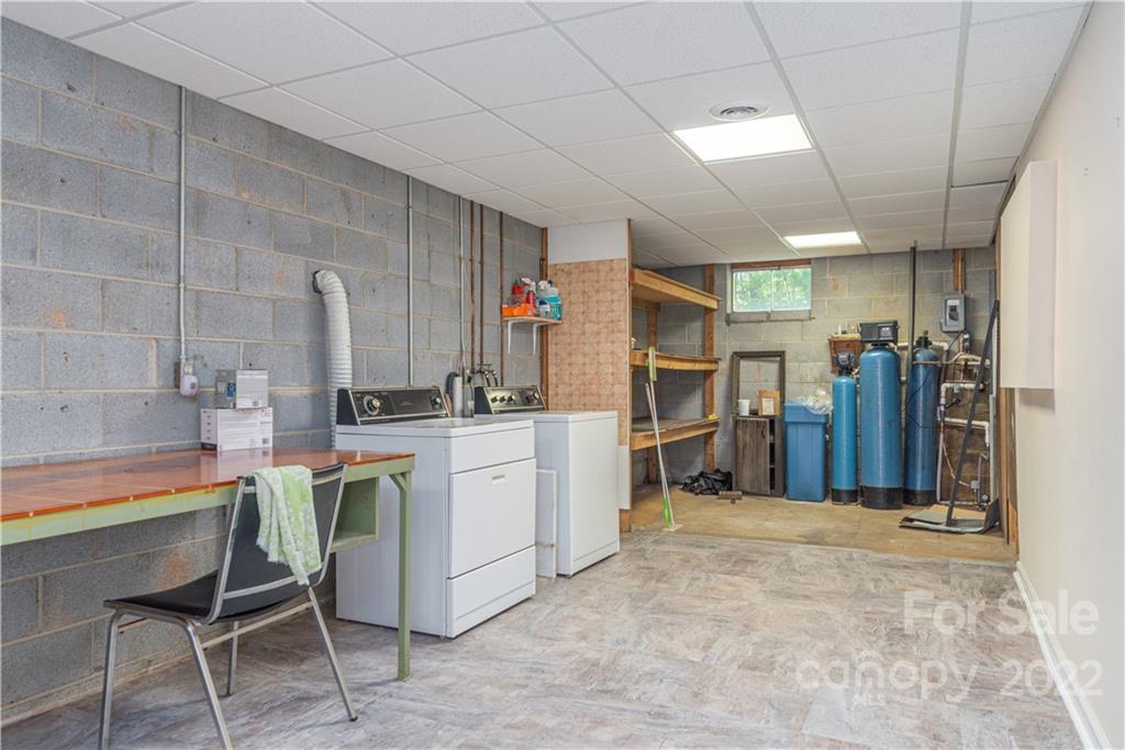 37 Acorn Road Asheville NC 28804