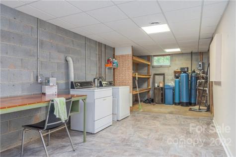 37 Acorn Road Asheville NC 28804