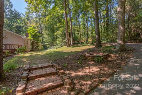 37 Acorn Road Asheville NC 28804