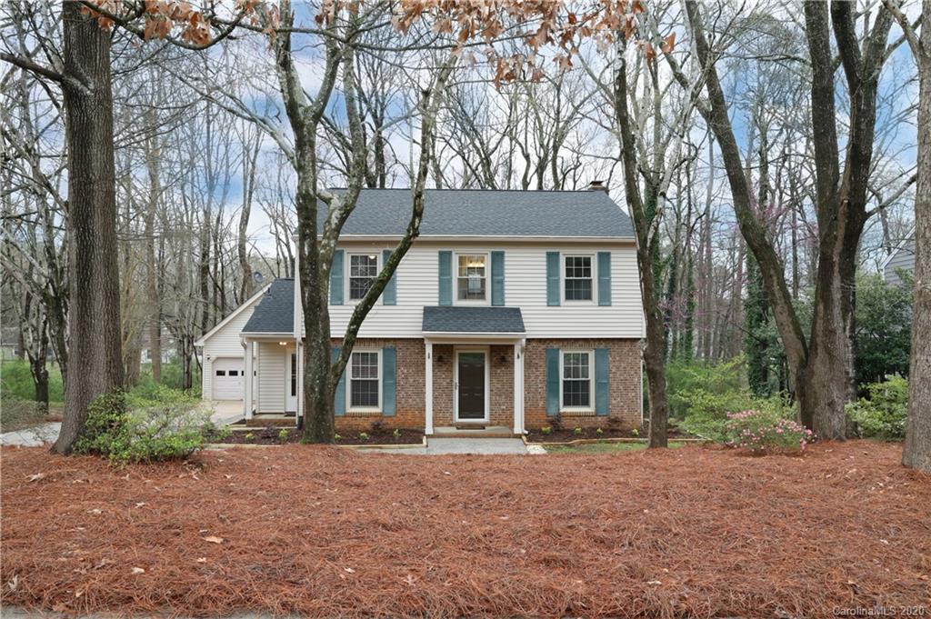 5116 Chestnut Lake Drive Charlotte NC 28227