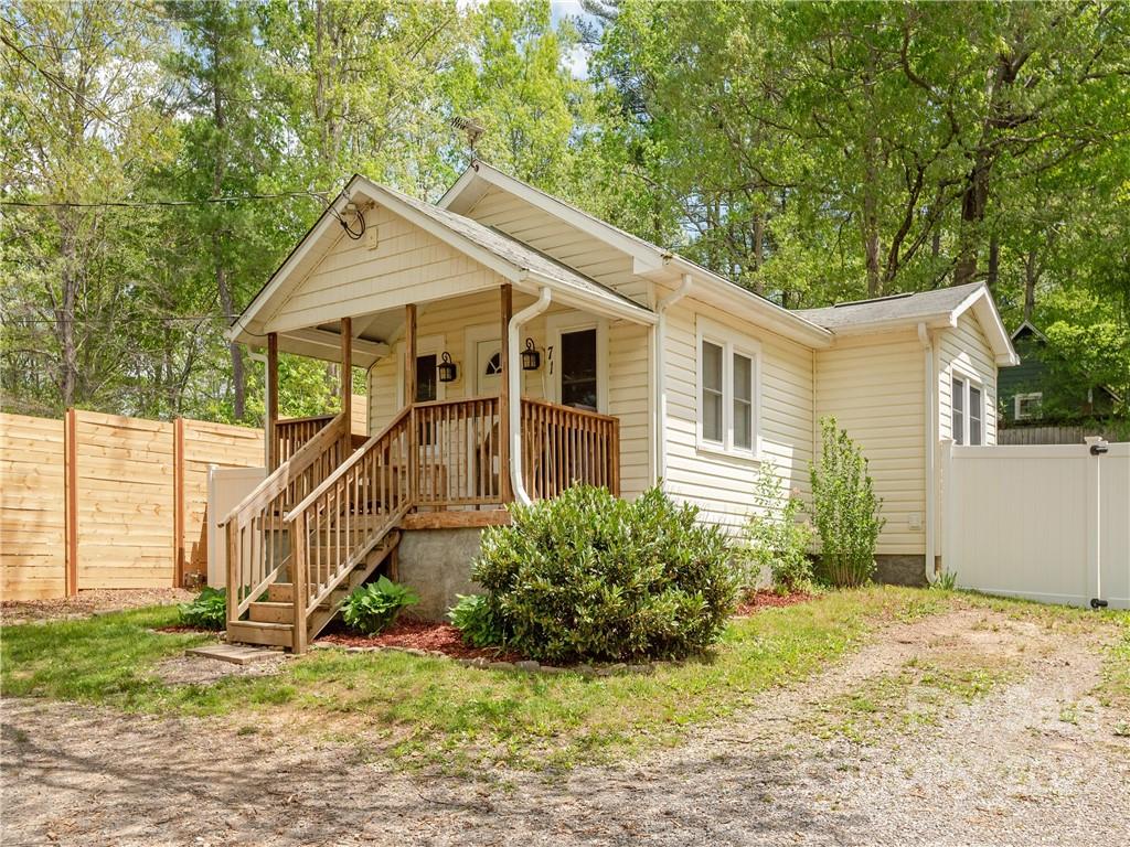 71 New Salem Road Swannanoa NC 28778