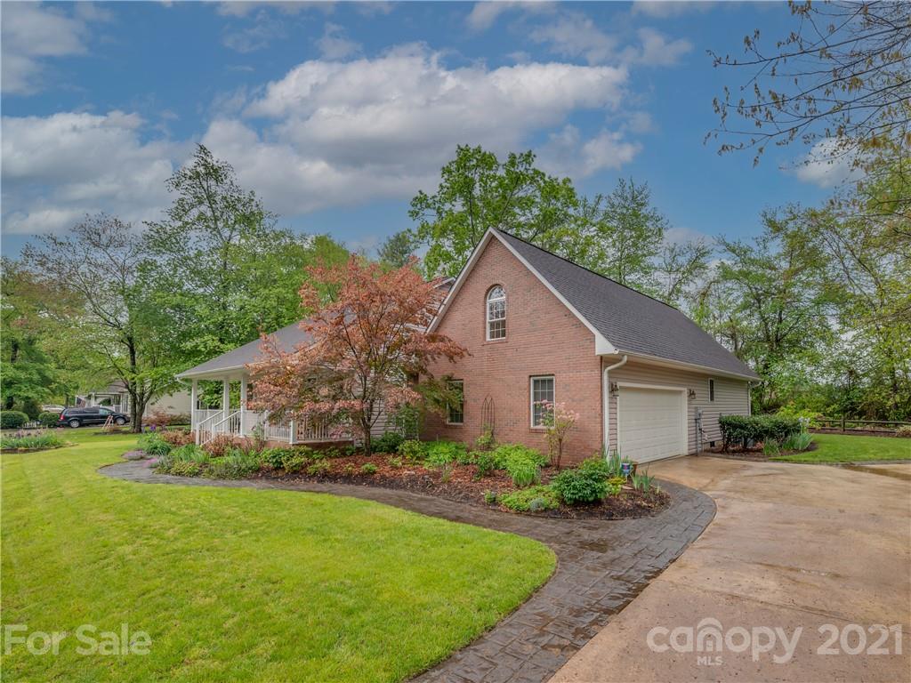 23 Partridge Berry Loop Mills River NC 28759