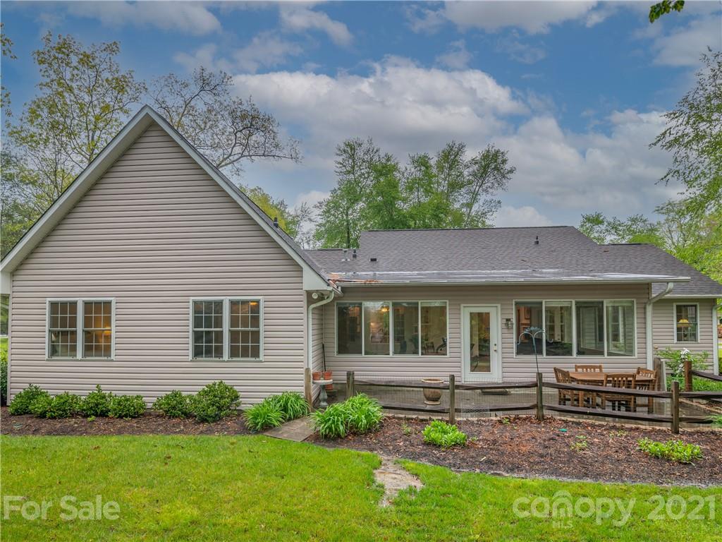 23 Partridge Berry Loop Mills River NC 28759