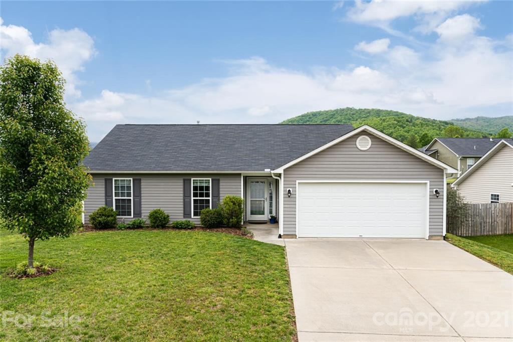 6 Woodthorn Road Weaverville NC 28787