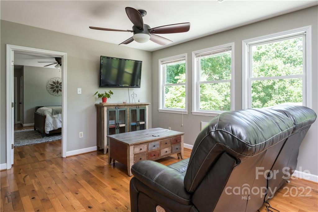 374 Buckeye Cove Road Swannanoa NC 28778