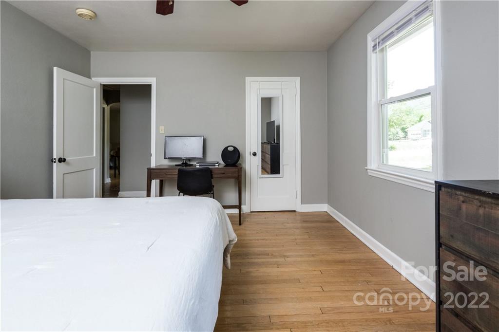 374 Buckeye Cove Road Swannanoa NC 28778