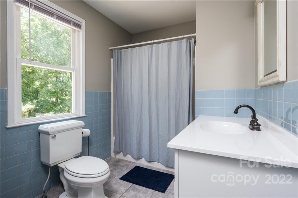 374 Buckeye Cove Road Swannanoa NC 28778