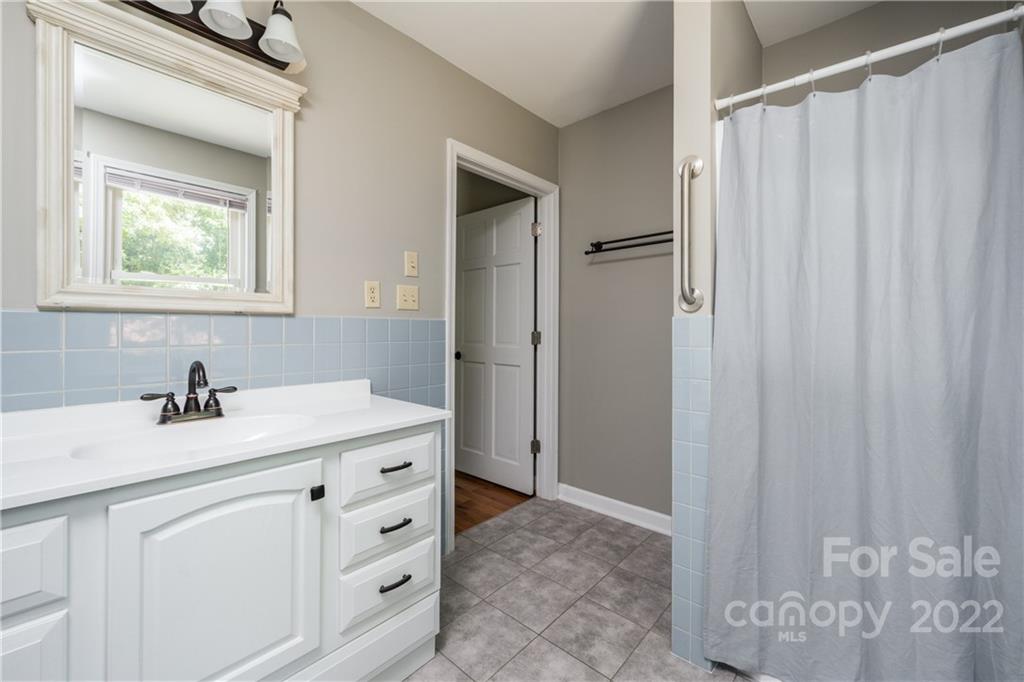 374 Buckeye Cove Road Swannanoa NC 28778