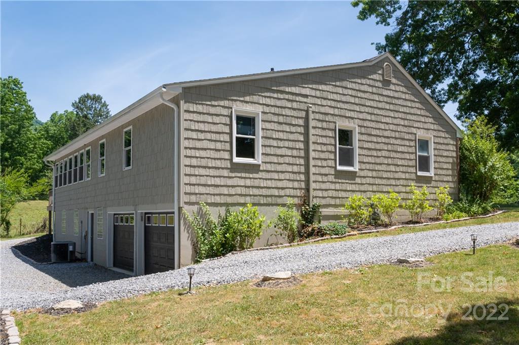 374 Buckeye Cove Road Swannanoa NC 28778
