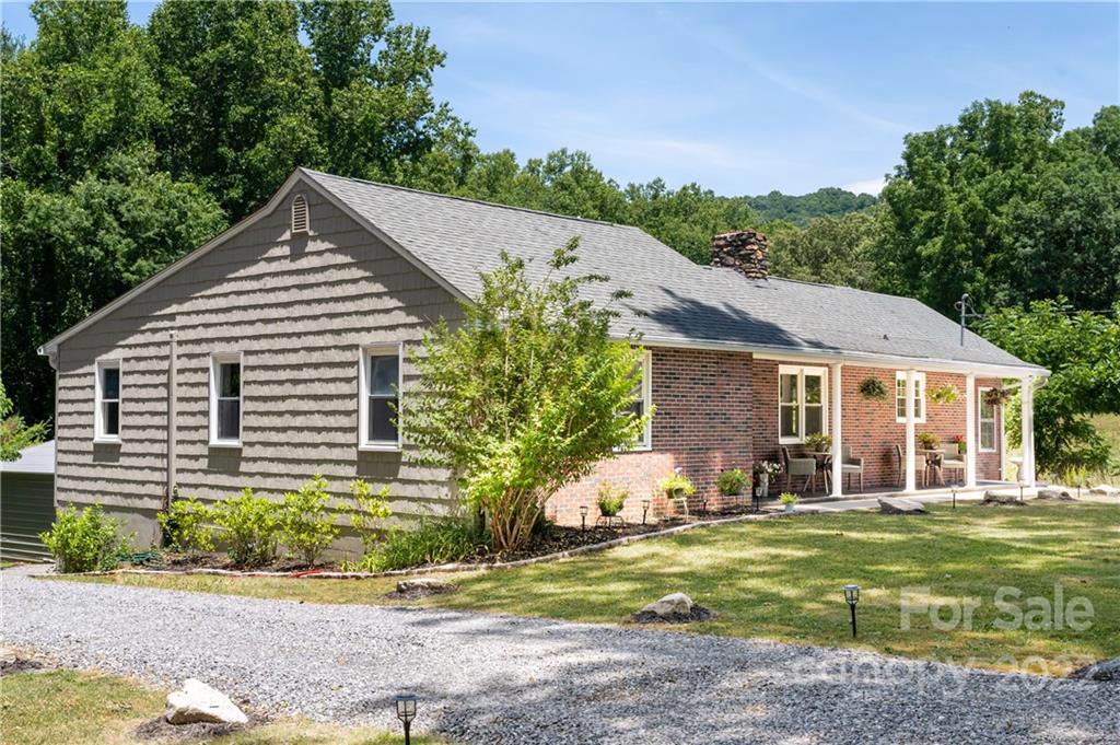 374 Buckeye Cove Road Swannanoa NC 28778
