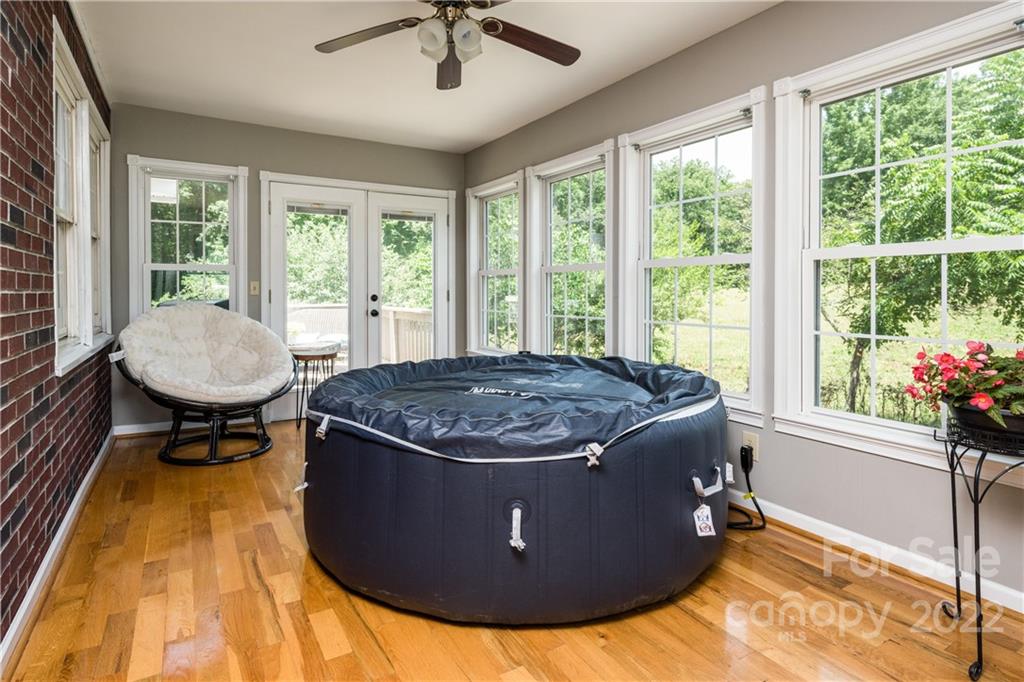374 Buckeye Cove Road Swannanoa NC 28778