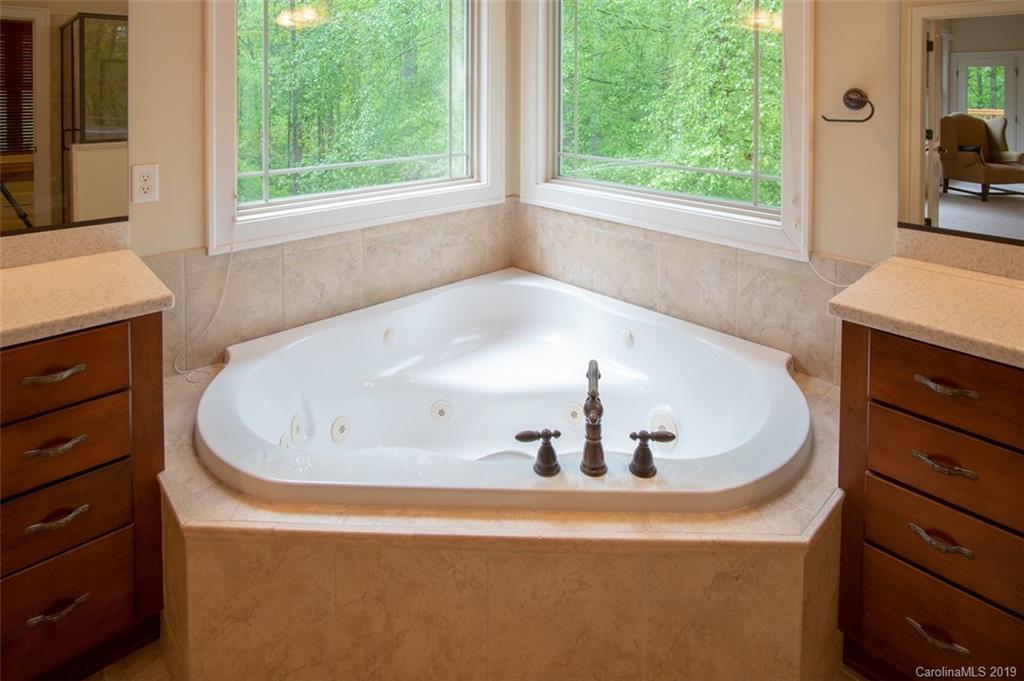 246 Hawks Crest Lane Weaverville NC 28787