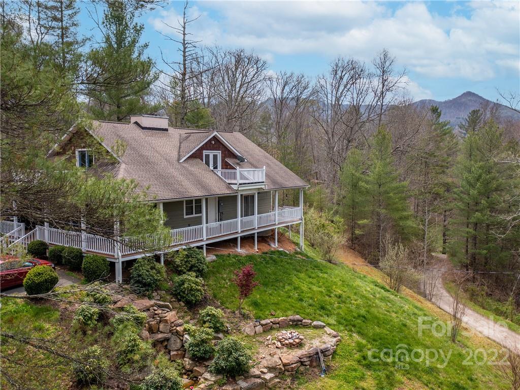 201 Valle Drive Burnsville NC 28714