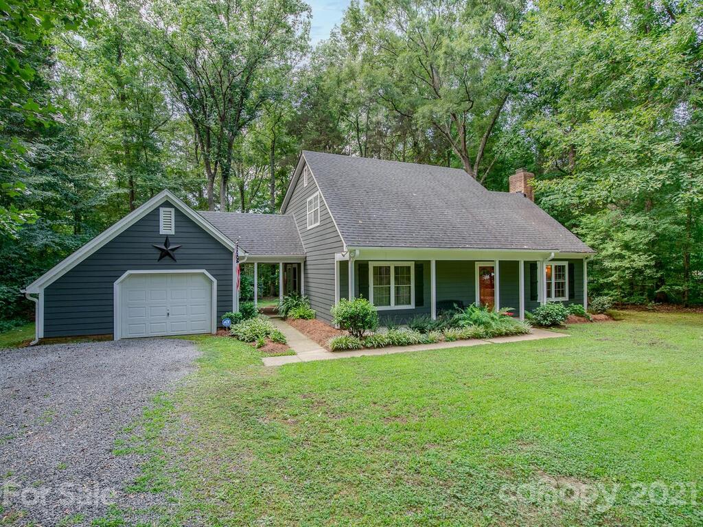8217 Saddlehorse Lane Charlotte NC 28215