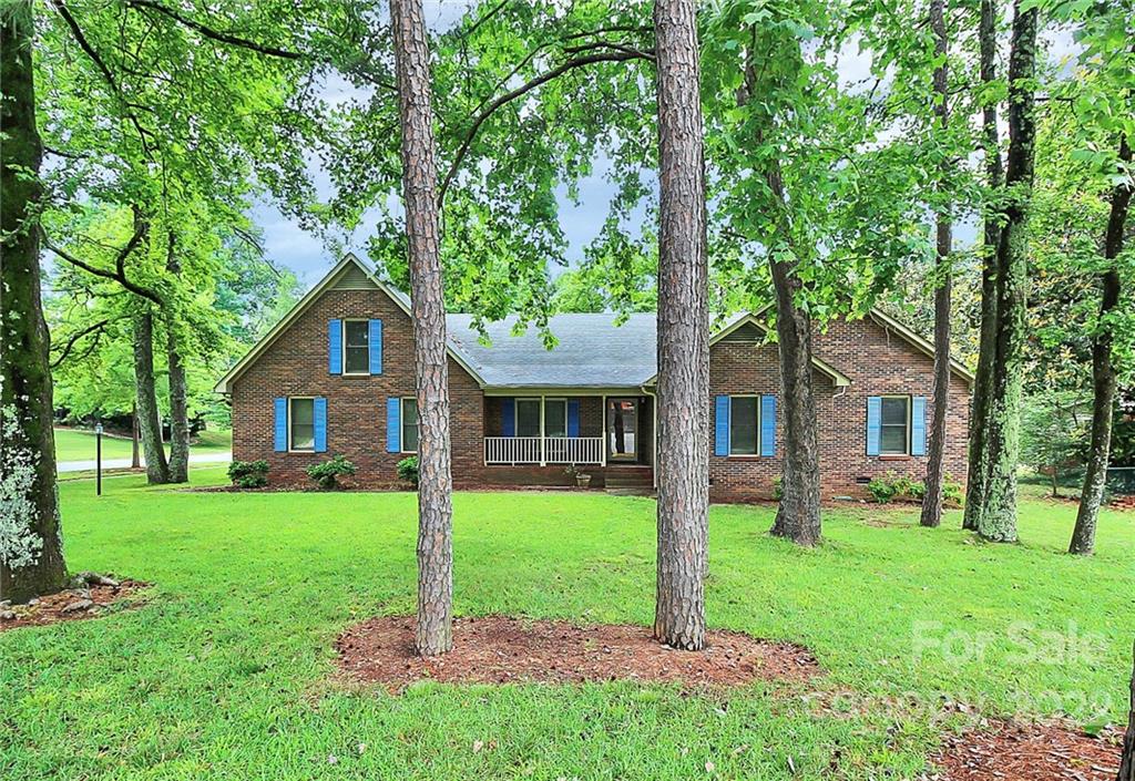 5601 Hollirose Drive Charlotte NC 28227