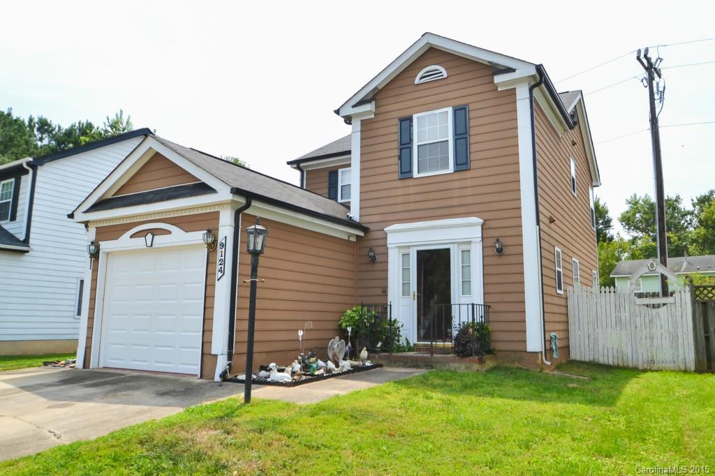 9124 Chesham Drive Charlotte NC 28227
