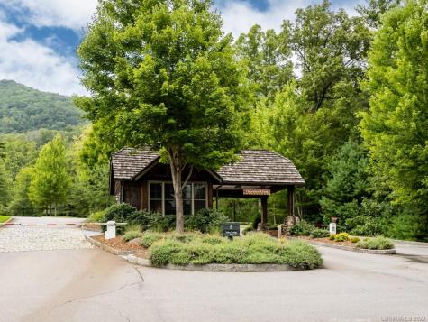 2 Old Bridge Circle Fairview NC 28730