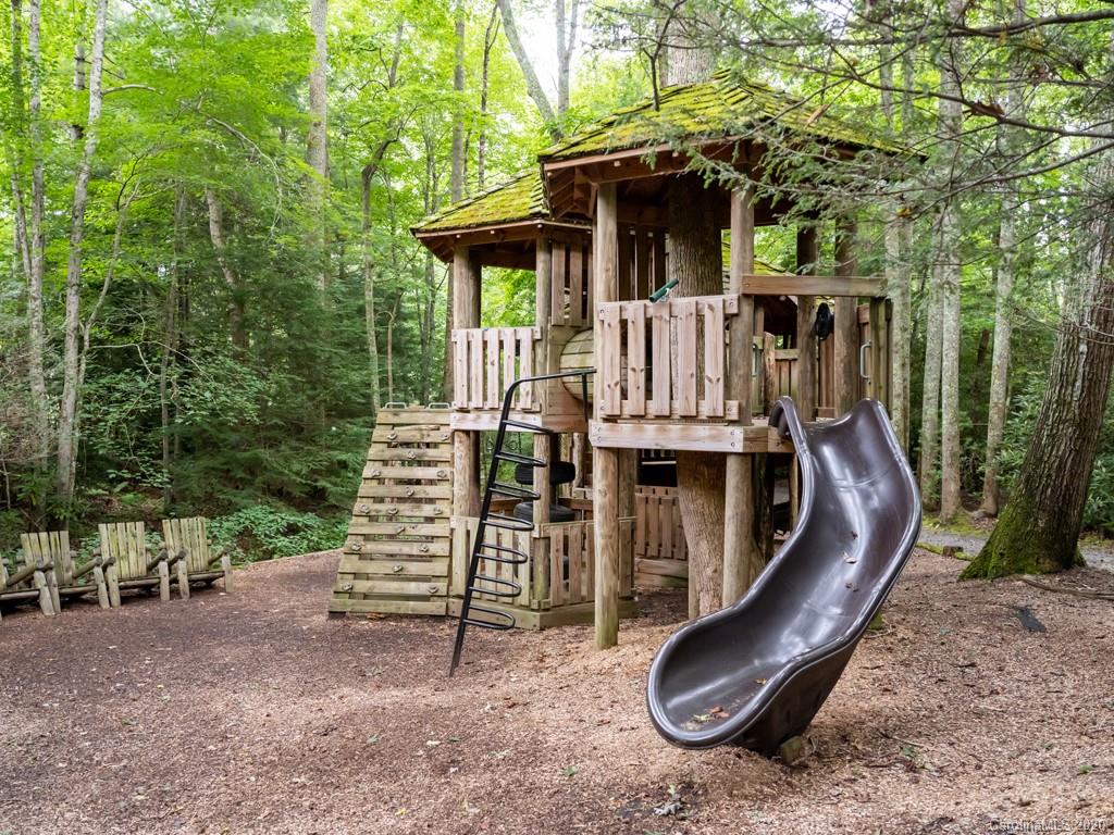 2 Old Bridge Circle Fairview NC 28730