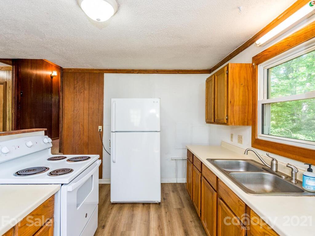 530 Dye Leaf Lane Fairview NC 28730