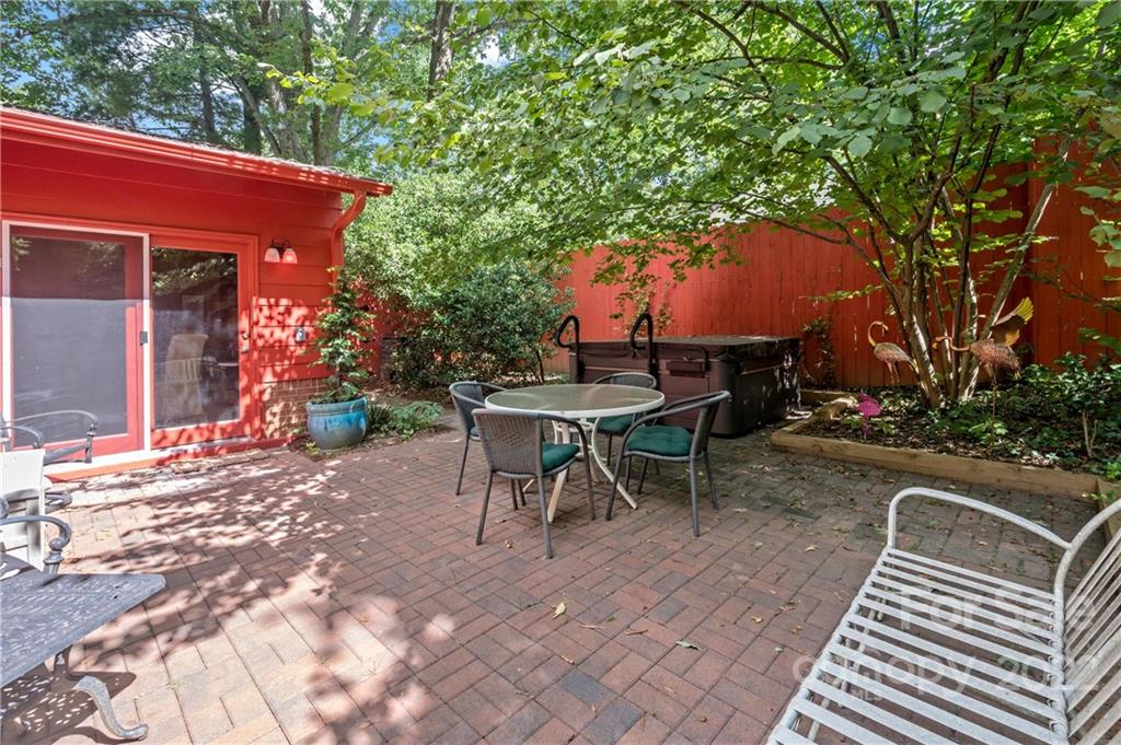 17 Maplewood Road Asheville NC 28804