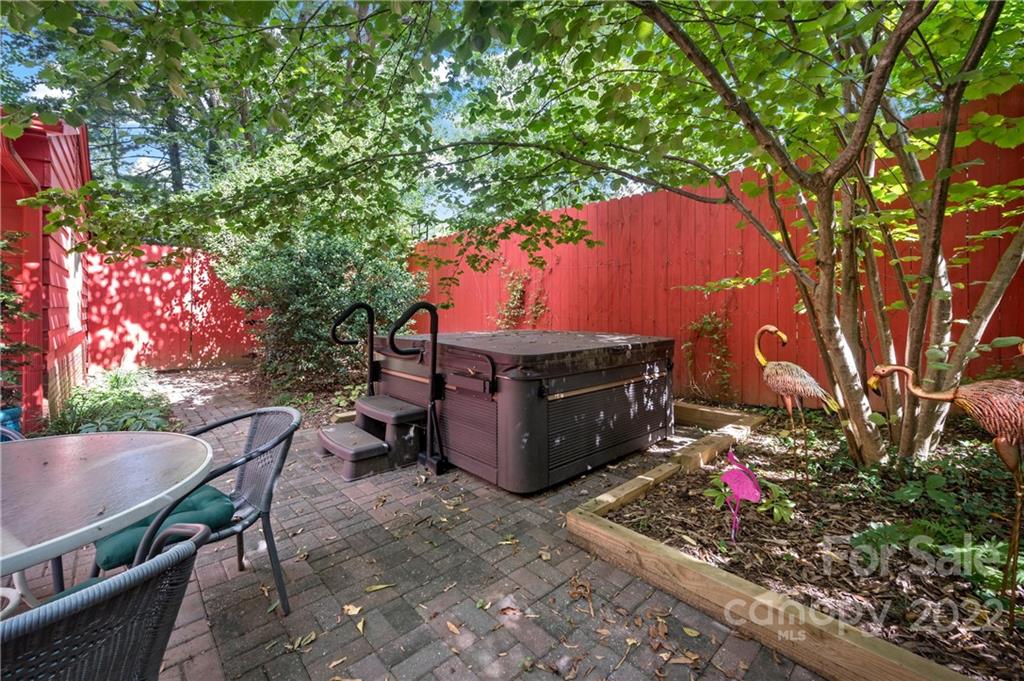 17 Maplewood Road Asheville NC 28804