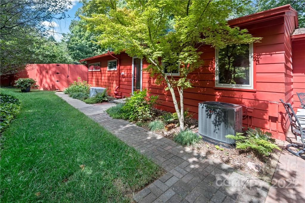 17 Maplewood Road Asheville NC 28804