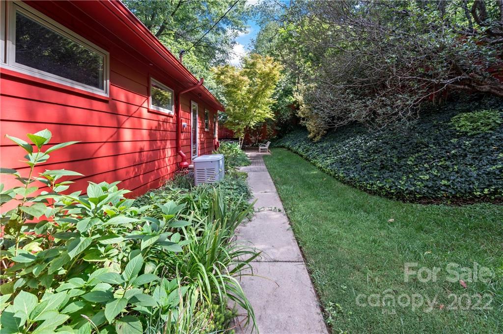 17 Maplewood Road Asheville NC 28804