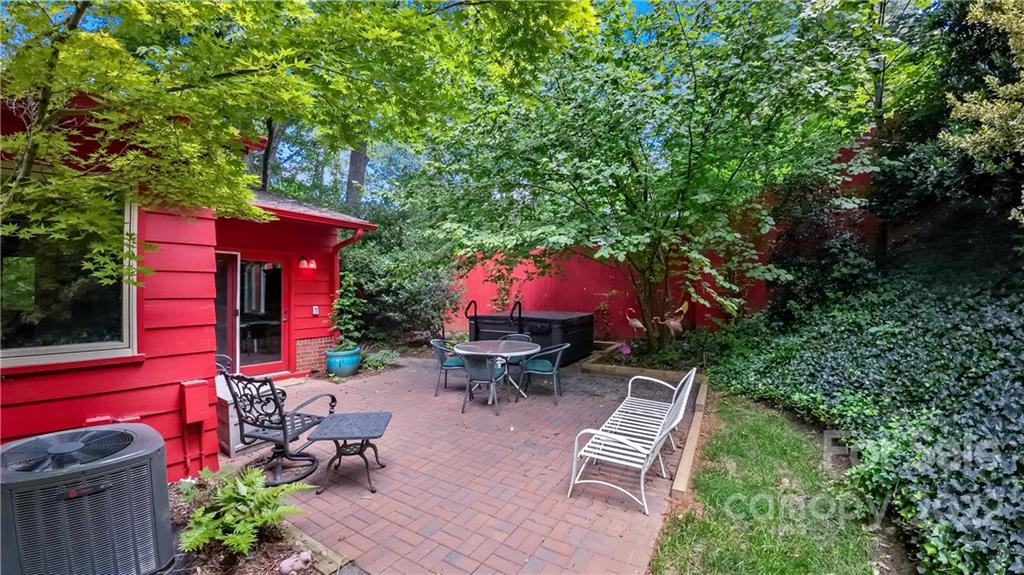 17 Maplewood Road Asheville NC 28804