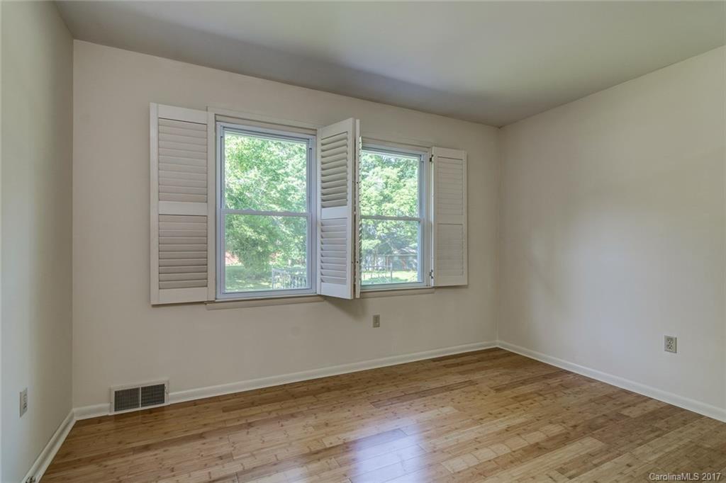 14 Brushwood Road Asheville NC 28804