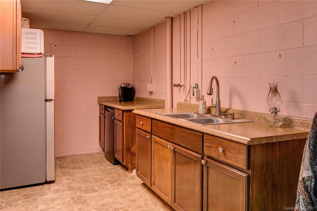 14 Brushwood Road Asheville NC 28804