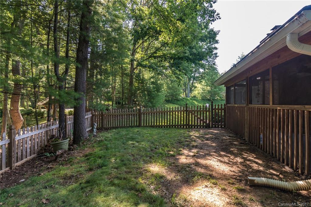 14 Brushwood Road Asheville NC 28804