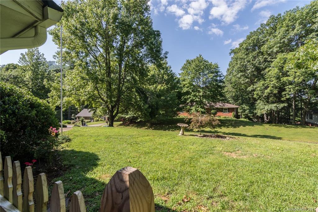 14 Brushwood Road Asheville NC 28804