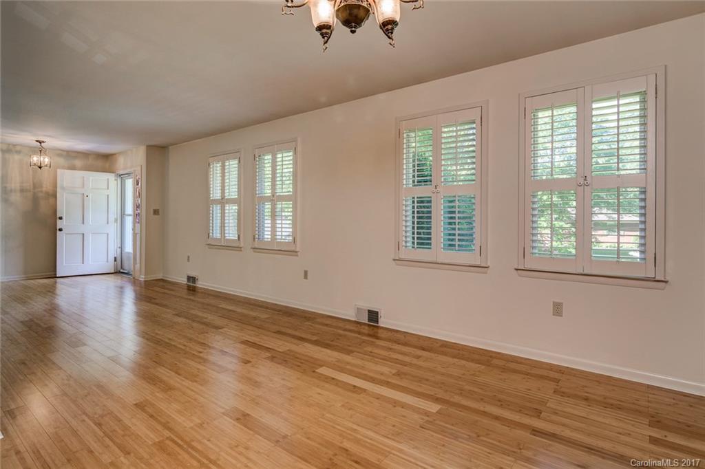 14 Brushwood Road Asheville NC 28804