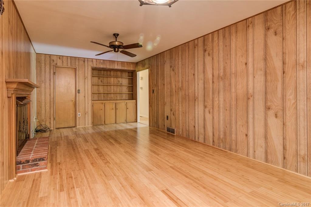 14 Brushwood Road Asheville NC 28804