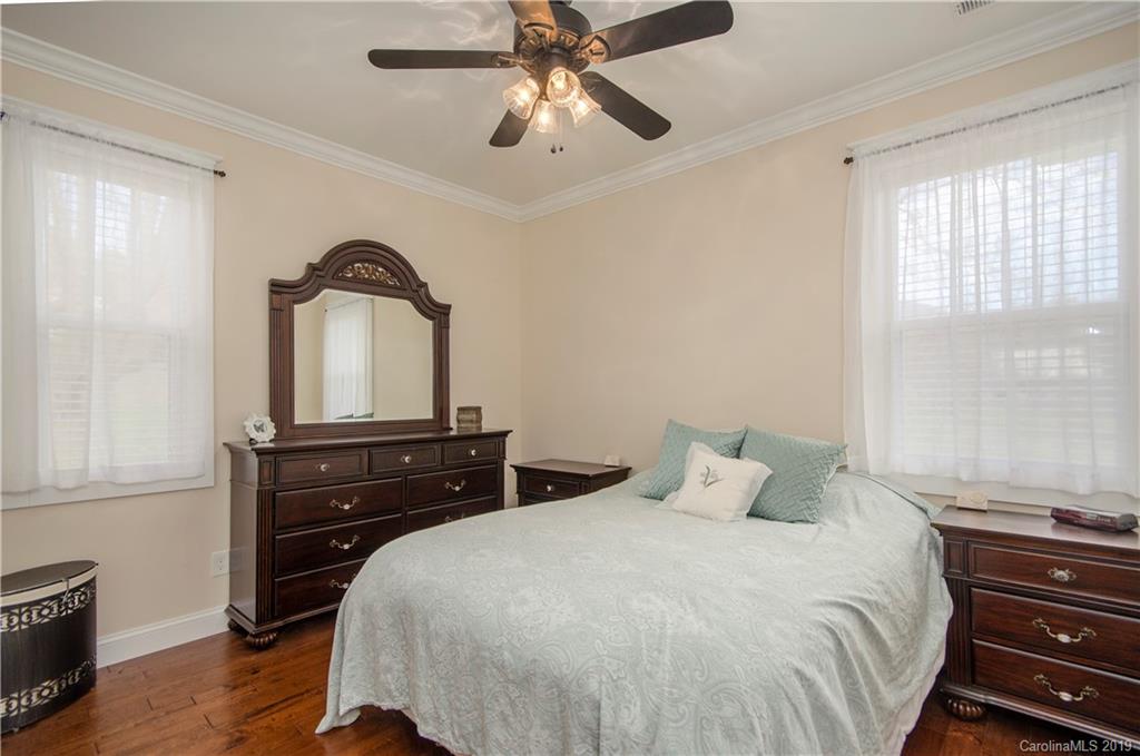 8 Killian Road Asheville NC 28804