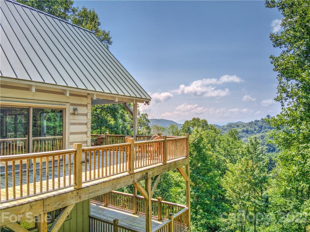 1085 Nilles Trail Clyde NC 28721