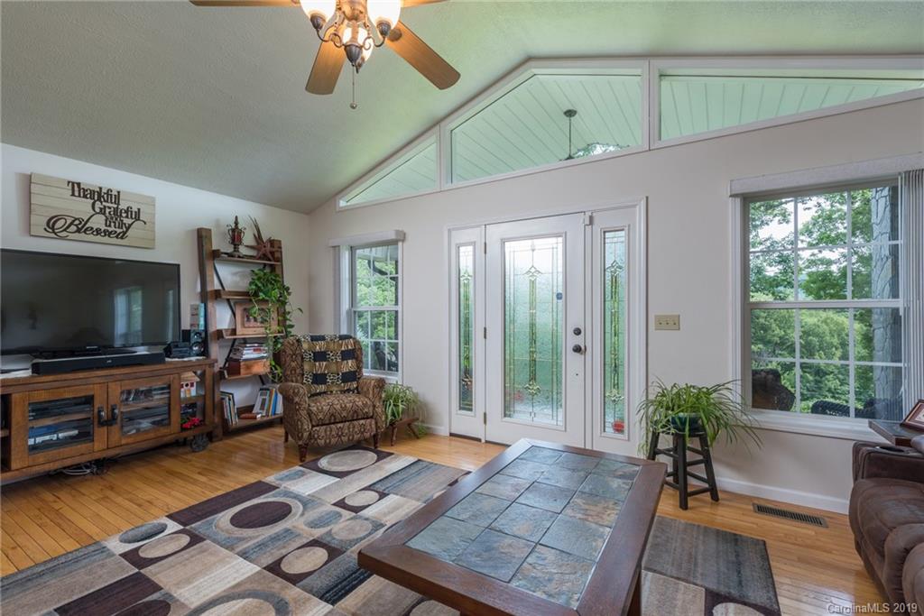 81 Lotawatah Drive Burnsville NC 28714