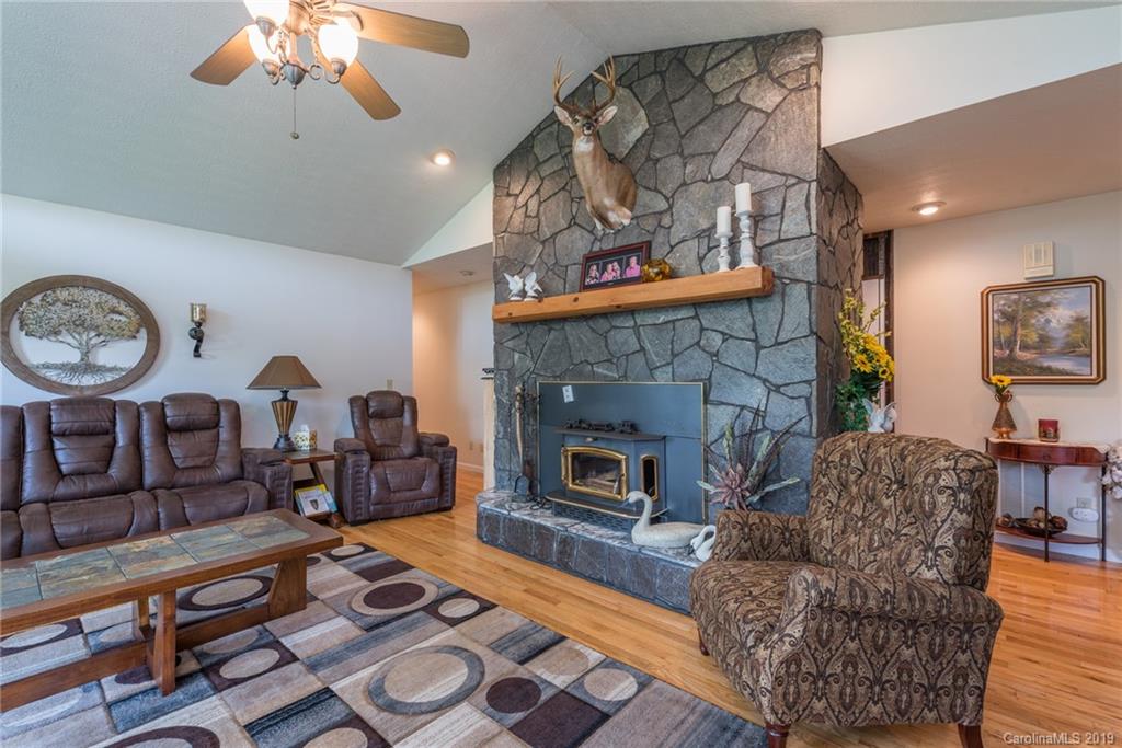 81 Lotawatah Drive Burnsville NC 28714