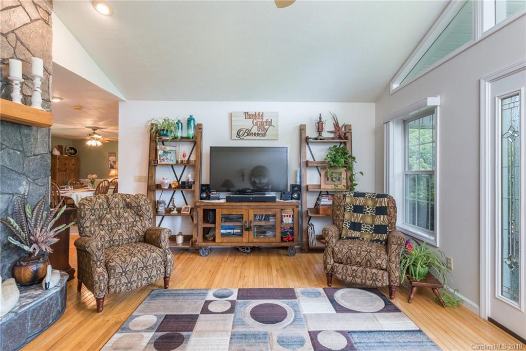 81 Lotawatah Drive Burnsville NC 28714