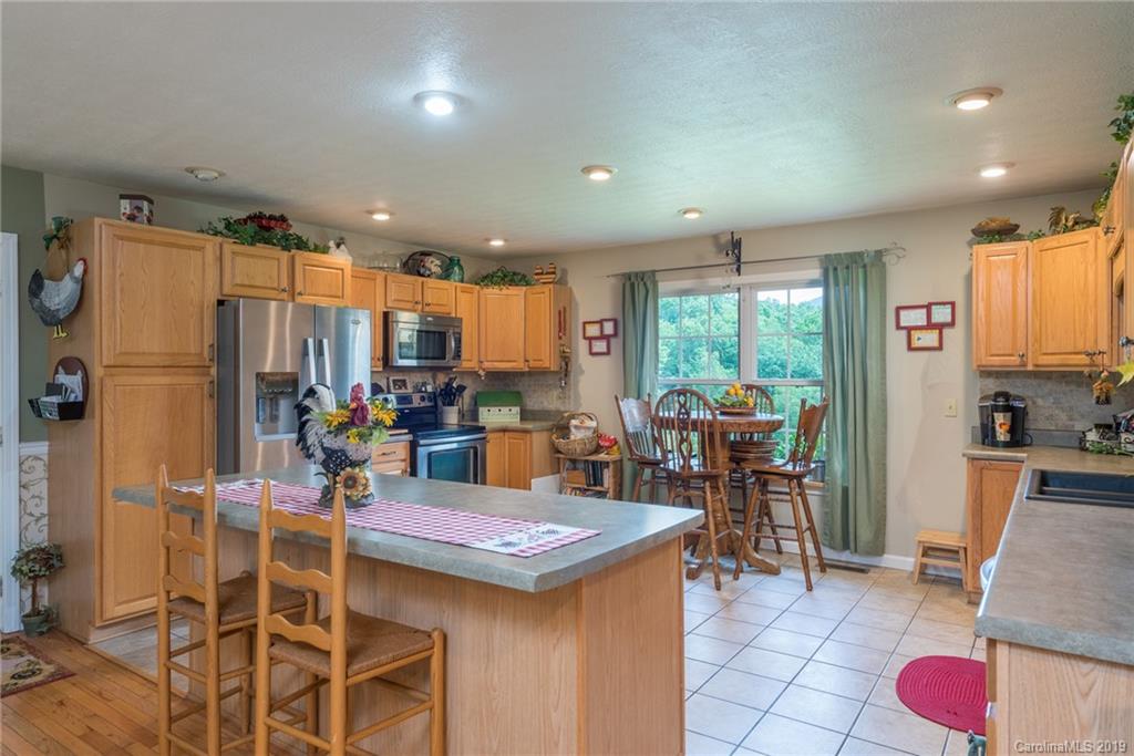 81 Lotawatah Drive Burnsville NC 28714