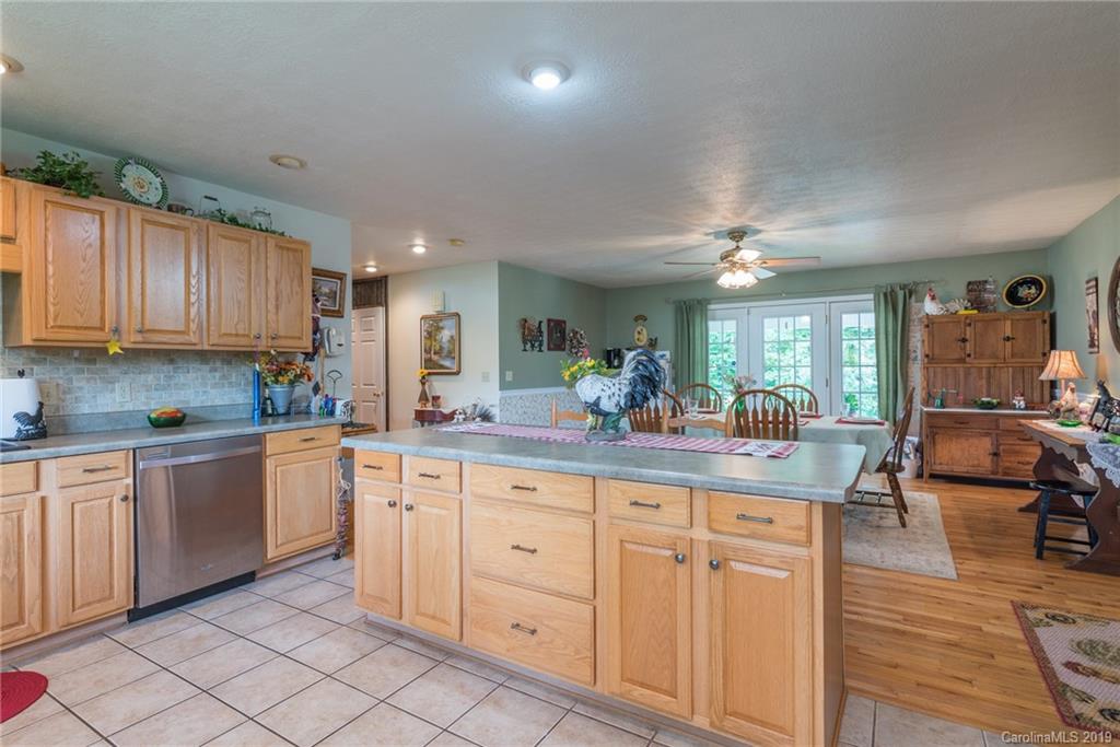 81 Lotawatah Drive Burnsville NC 28714