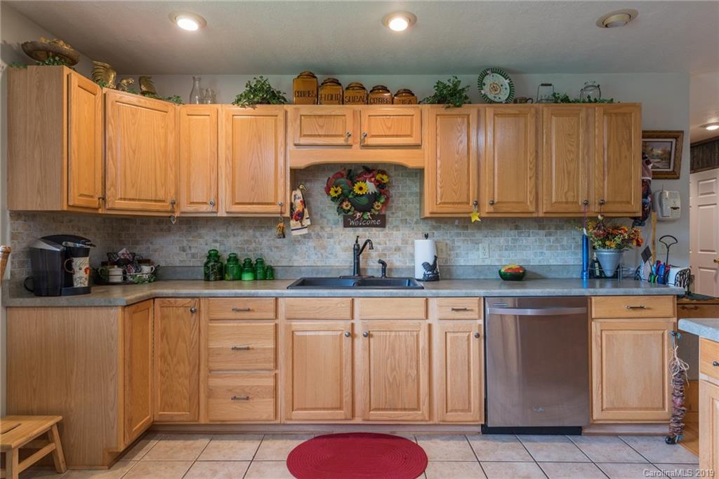 81 Lotawatah Drive Burnsville NC 28714
