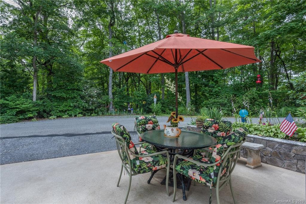 81 Lotawatah Drive Burnsville NC 28714