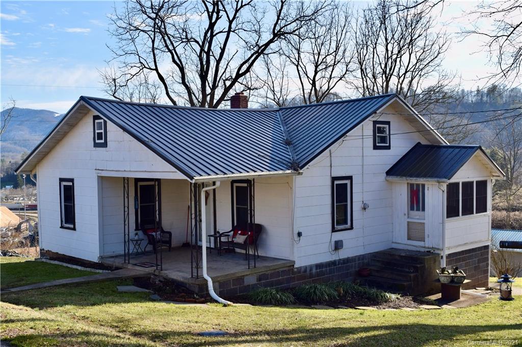 64 Wiggins Street Canton NC 28716