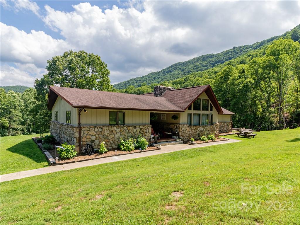 465 Moon Shadow Lane Burnsville NC 28714