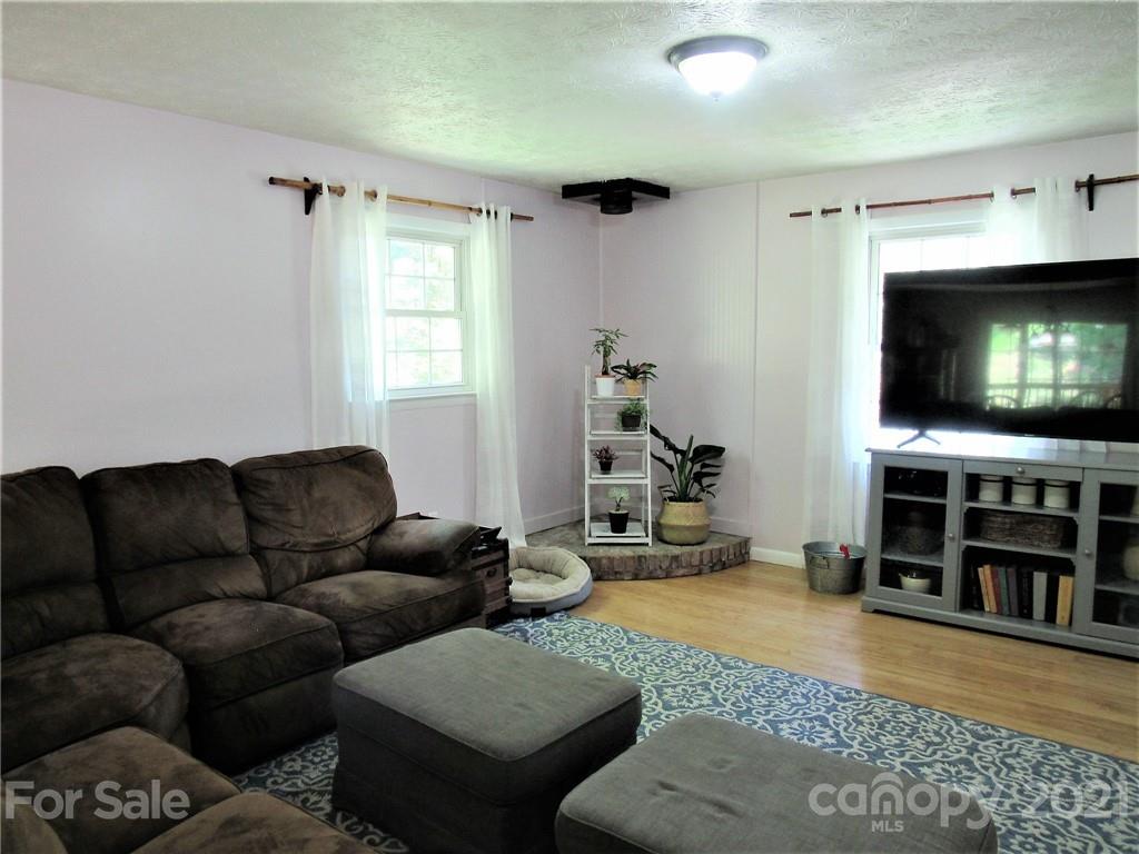 280 Pioneer Drive Waynesville NC 28786